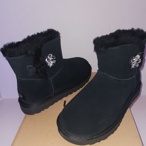 UGG Mini Bailey Button Gem